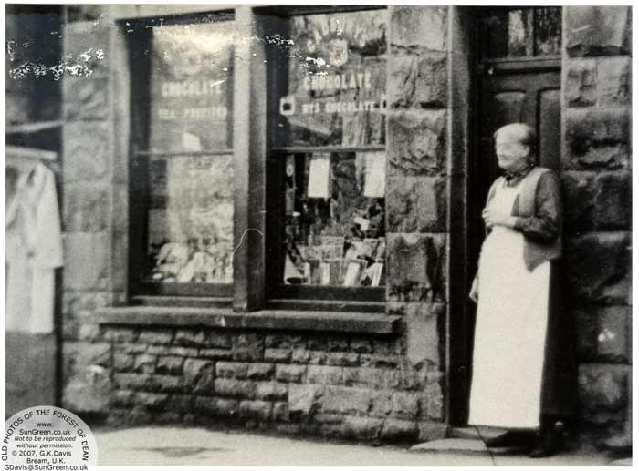 Central Stores, Bream