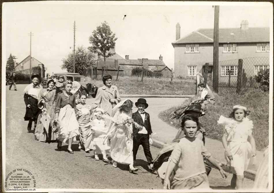 image: a Bream carnival procession
