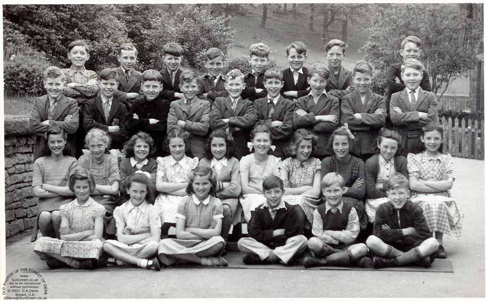 Pillowell School in the Summer of 1951 Pillowell School in 1951