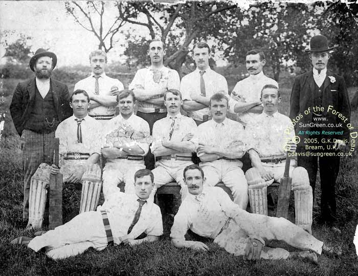 Image : Bream Cricket Club c 1902 (68k)