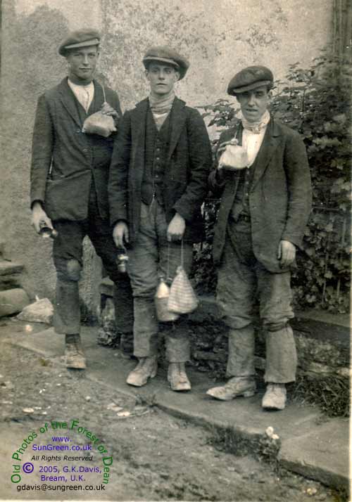 Young Forest Miners 1918 (43k)