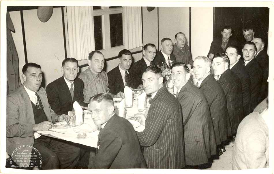 Image: A Supper at the Rising Sun Inn, Bream (61k)
