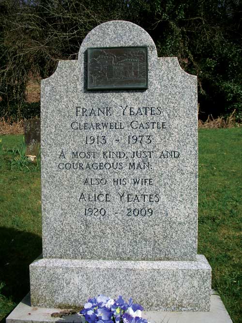 A photo of the memorial to frank and Alice Yeates in Clearwell burial ground.