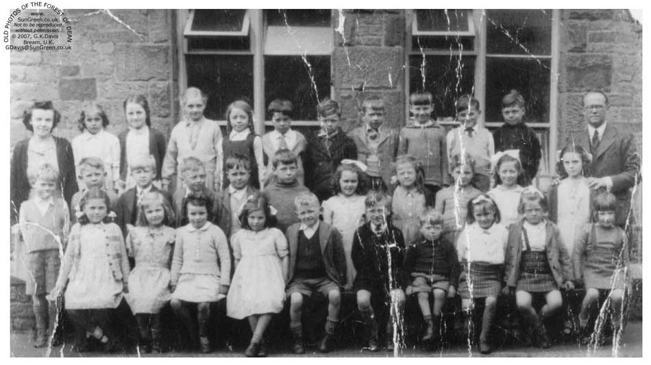 An old photo showing pupils of Bilson School Cinderford taken in 1946