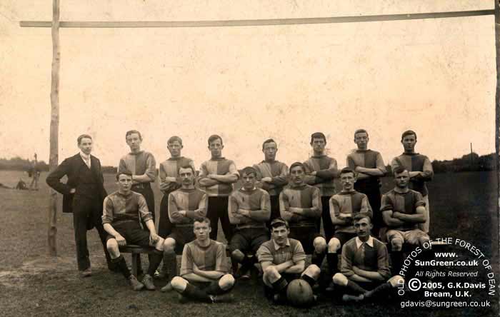 Coleford Rugby Team pre 1914 (56k)
