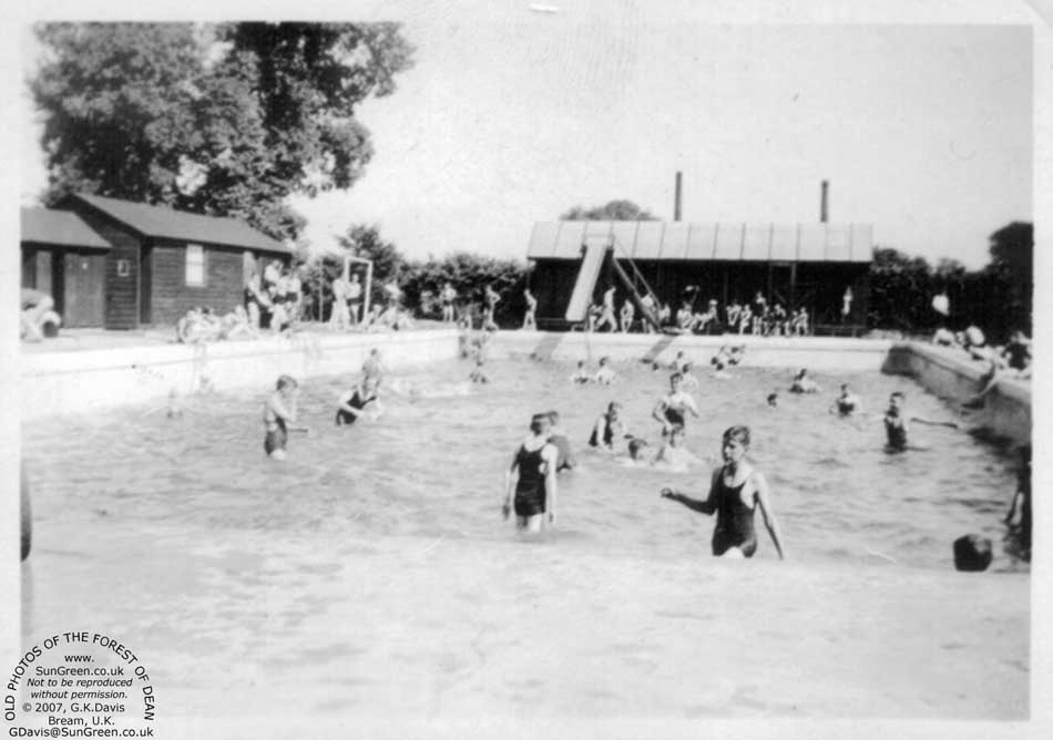 Lydney outdoor swimming pool 1930s