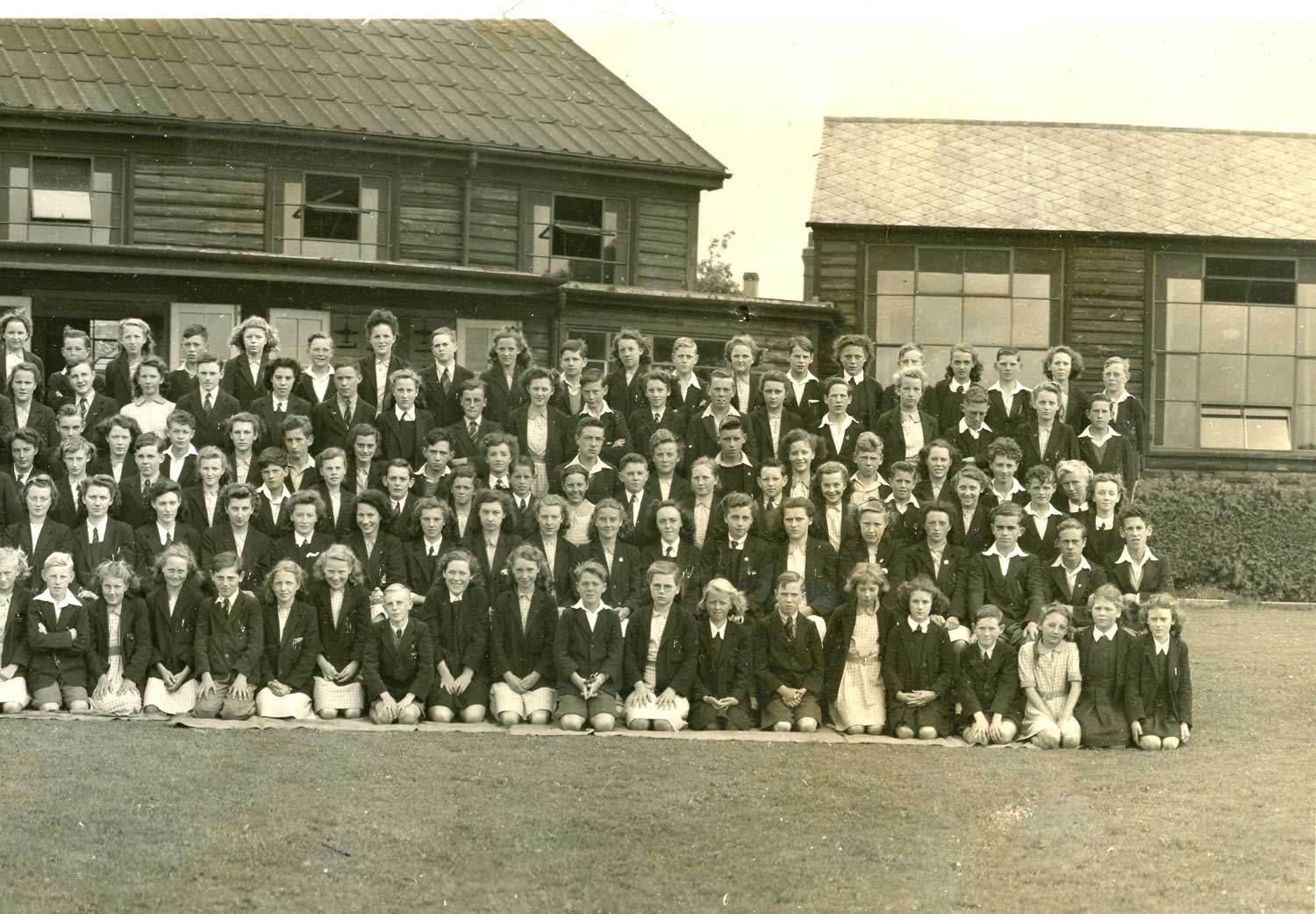 LGS 1946 - 4