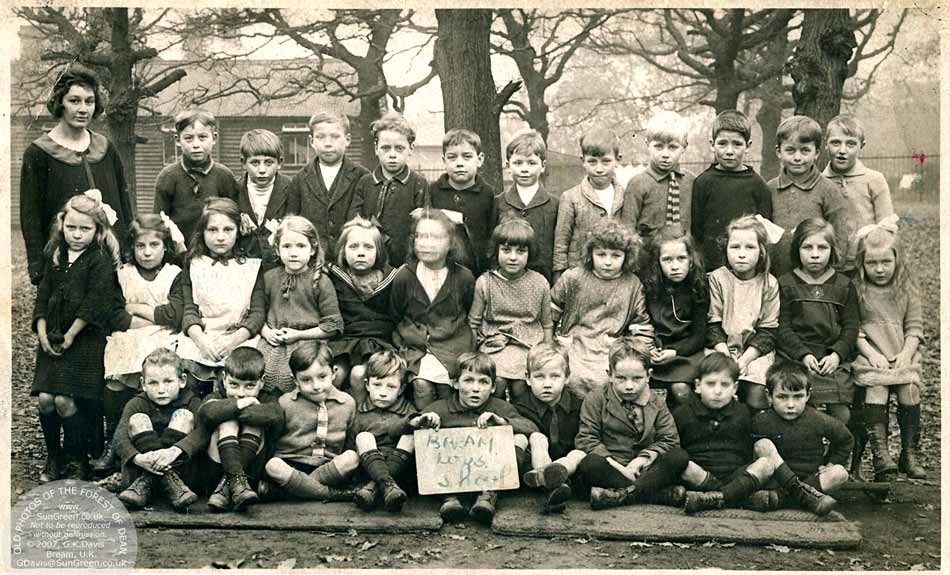 Bream Boys School c 1925 (90k)