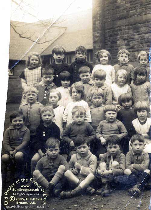 Bream Schoolchildren 1928 49k