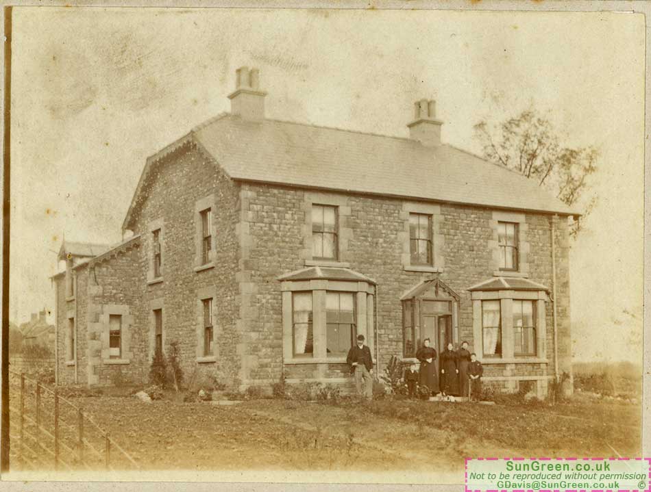 An old photo of a house - believed to be the farmhouse at Black Rock Farm between Bream and Lydney