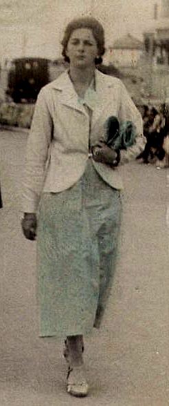 A photo of Gwendoline Dow aged 19.