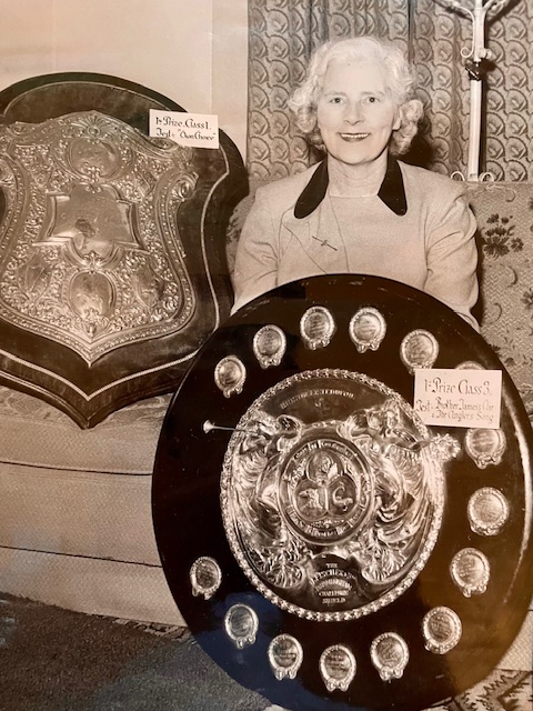 Mrs W O “Cis”Davies.